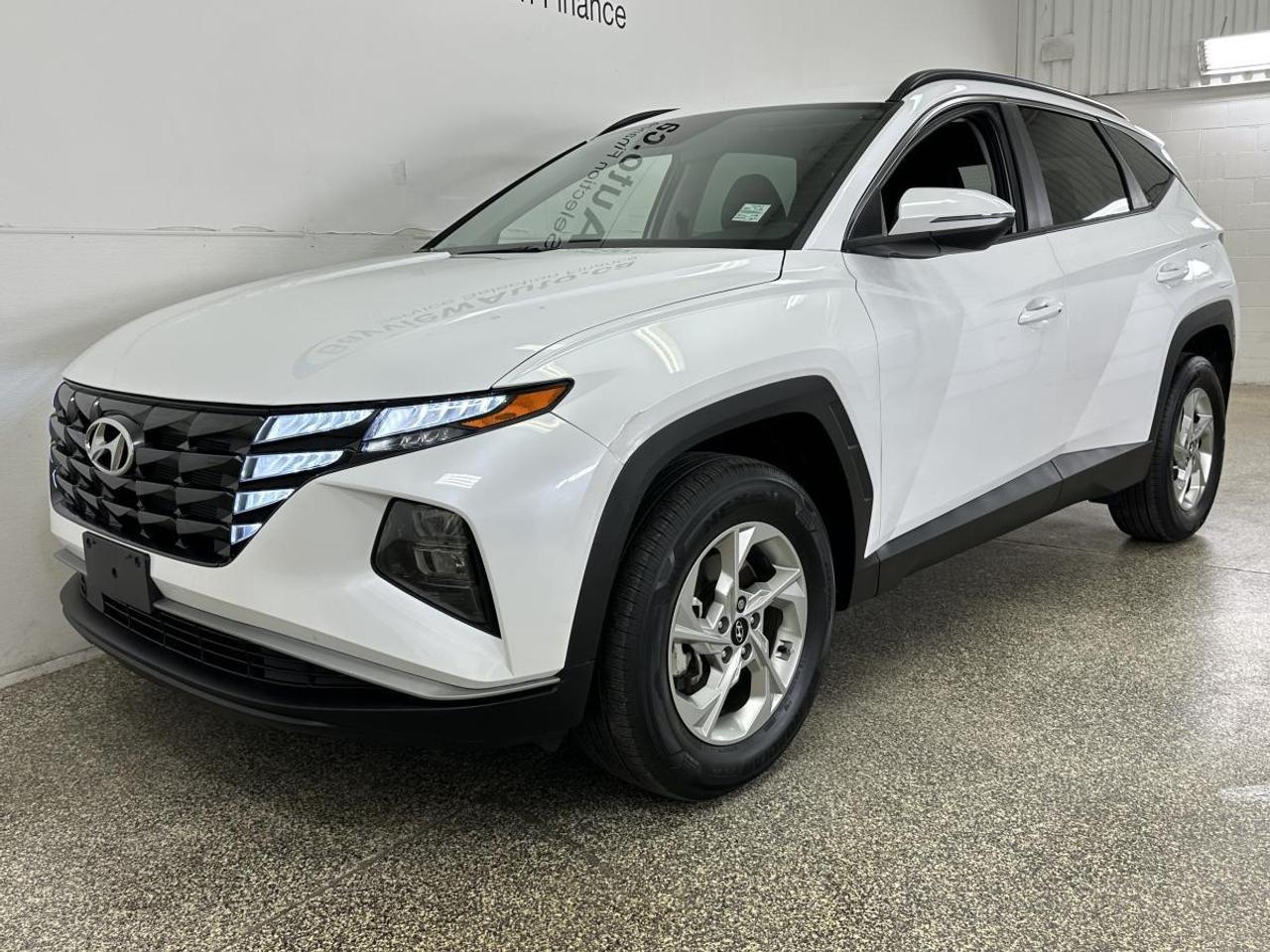 2024 Hyundai Tucson Preferred PREFERRED/AWD/25KM/OFF 1 OWNER HYUNDAI LEASE! Photo2