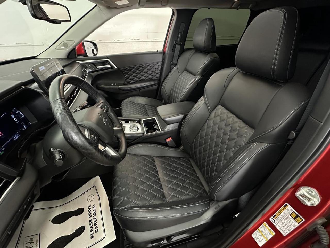 2024 Mitsubishi Outlander Plug-In Hybrid GT/HYBRID/33KM/7 PASS/LEATHER/ROOF/NAVI/OFF 1 OWNER LEASE! Photo