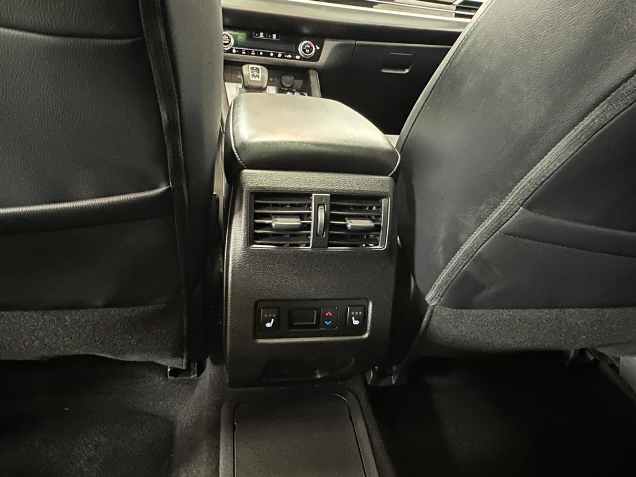 2024 Mitsubishi Outlander Plug-In Hybrid GT/HYBRID/33KM/7 PASS/LEATHER/ROOF/NAVI/OFF 1 OWNER LEASE! Photo