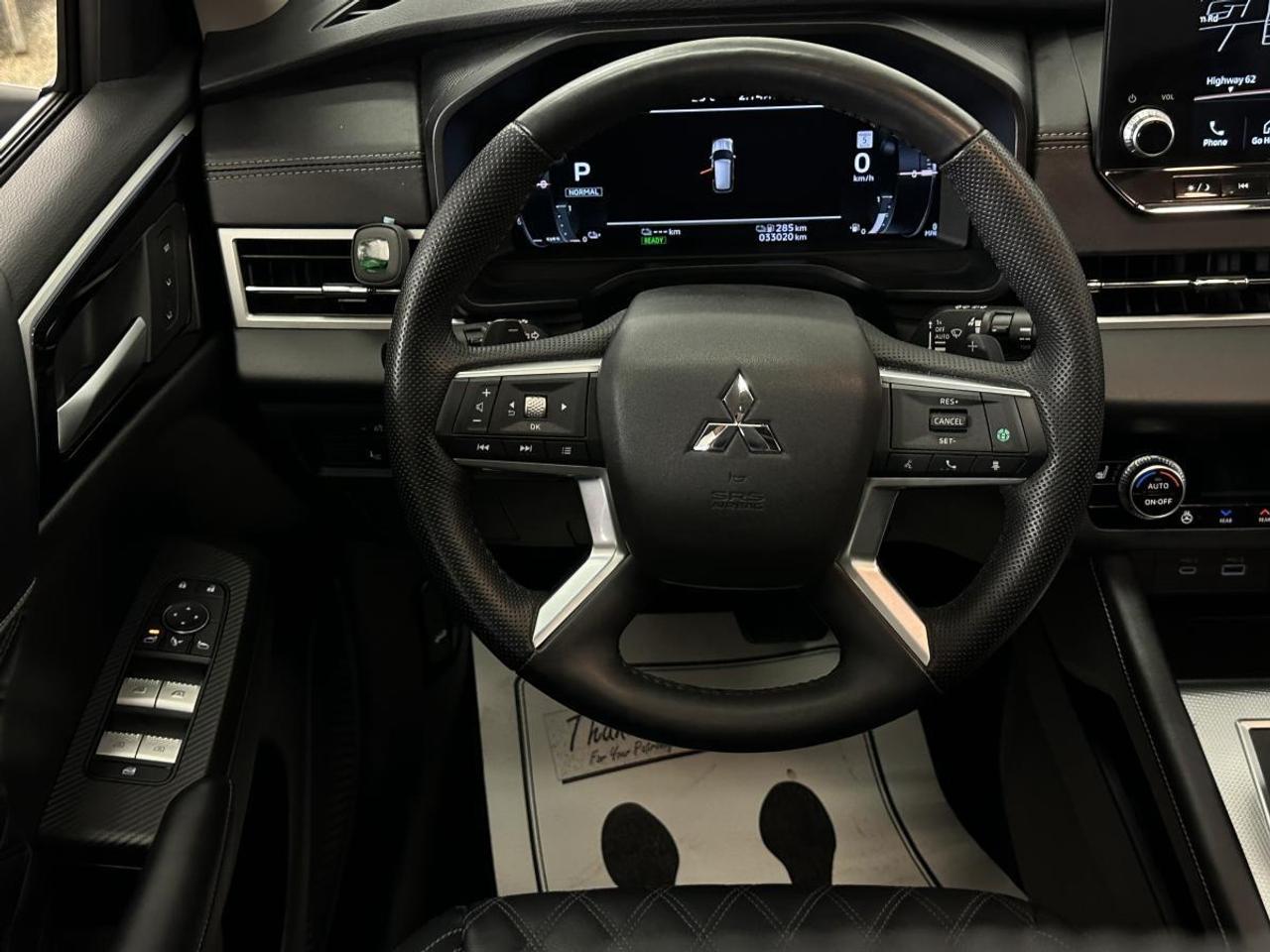 2024 Mitsubishi Outlander Plug-In Hybrid GT/HYBRID/33KM/7 PASS/LEATHER/ROOF/NAVI/OFF 1 OWNER LEASE! Photo