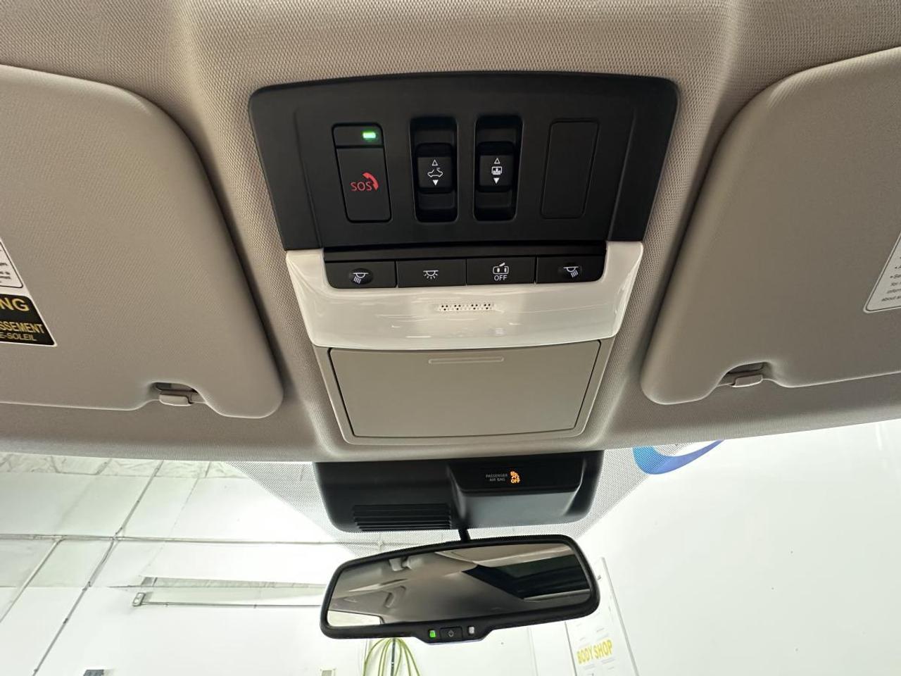 2024 Mitsubishi Outlander Plug-In Hybrid GT/HYBRID/33KM/7 PASS/LEATHER/ROOF/NAVI/OFF 1 OWNER LEASE! Photo