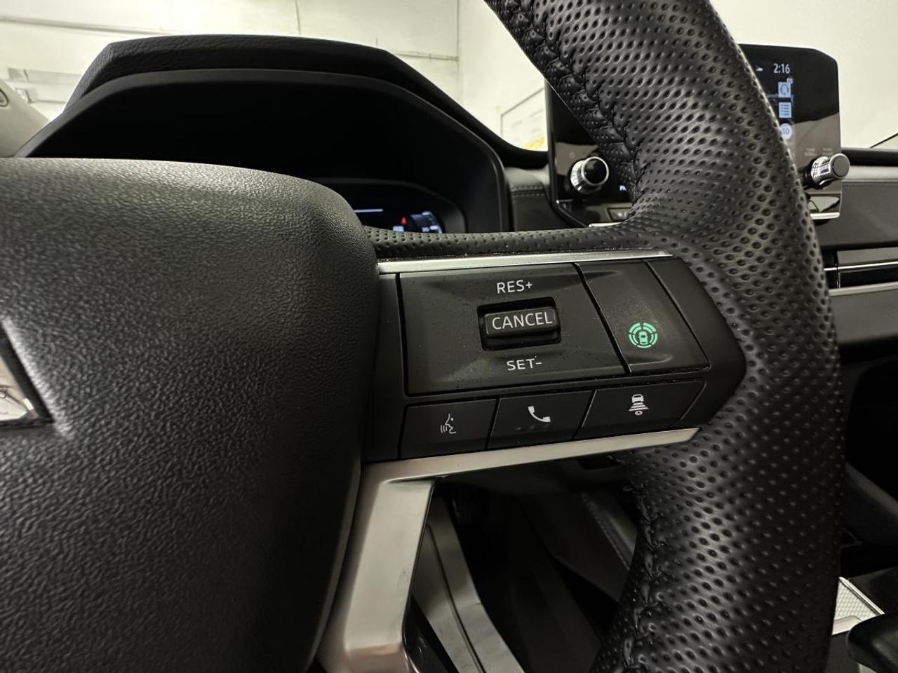 2024 Mitsubishi Outlander Plug-In Hybrid GT/HYBRID/33KM/7 PASS/LEATHER/ROOF/NAVI/OFF 1 OWNER LEASE! Photo