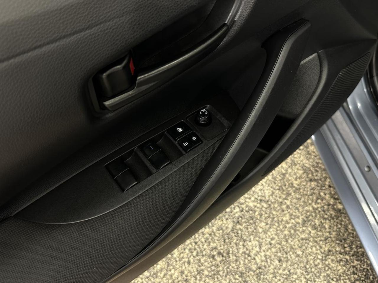 2024 Toyota Corolla LE/10700KM/AUTO/AC/PWR GROUP/1 OWNER! Photo