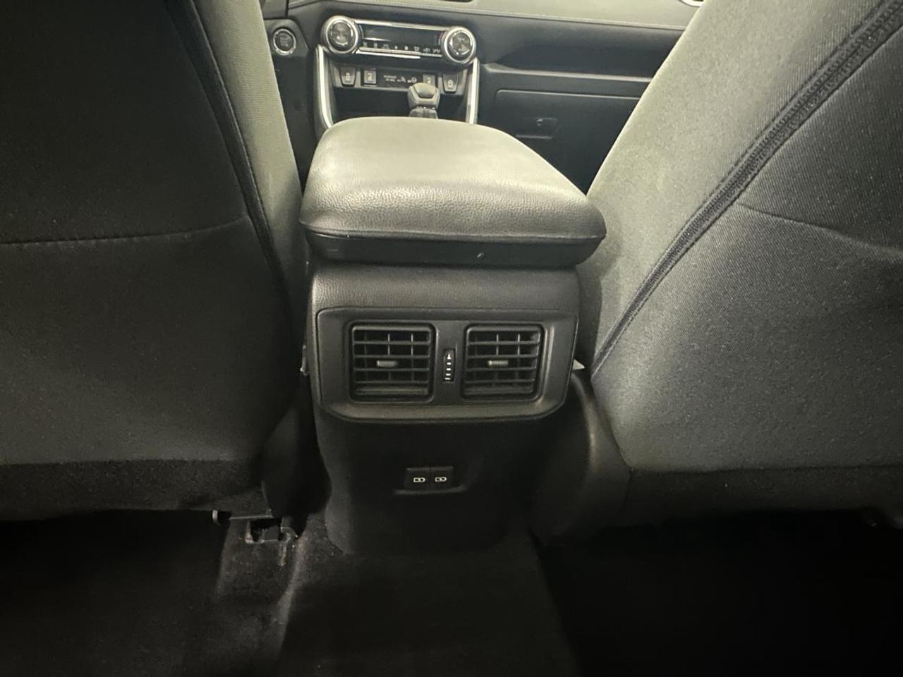 2022 Toyota RAV4 XLE/AWD/23KM/ROOF/PWR HEATED SEATS/PWR GATE! Photo