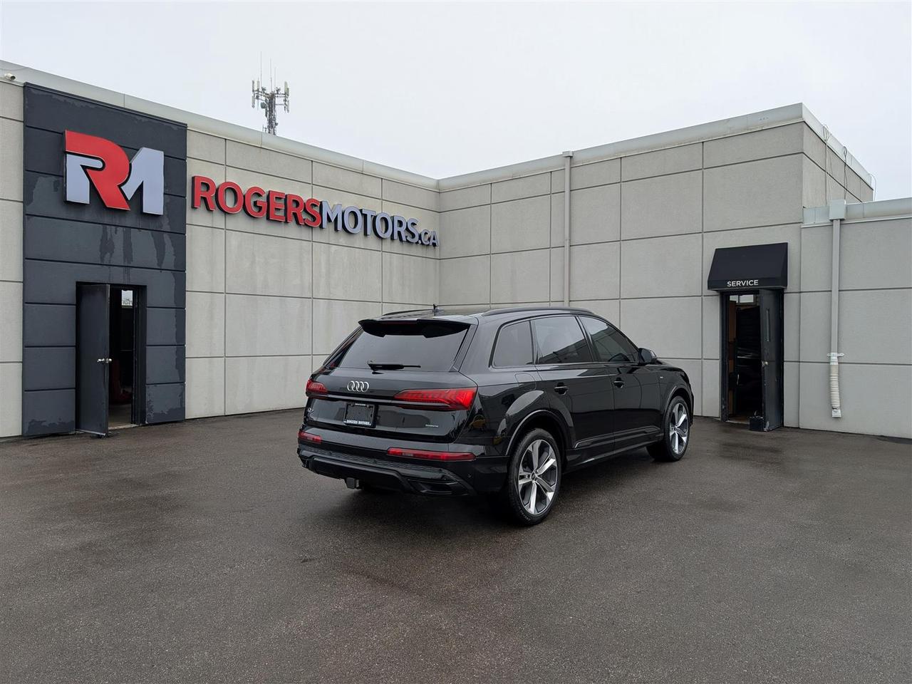 2023 Audi Q7 QTRO S-LINE - 7 PASS - NAVI - PANO ROOF - TECH FEATS Photo