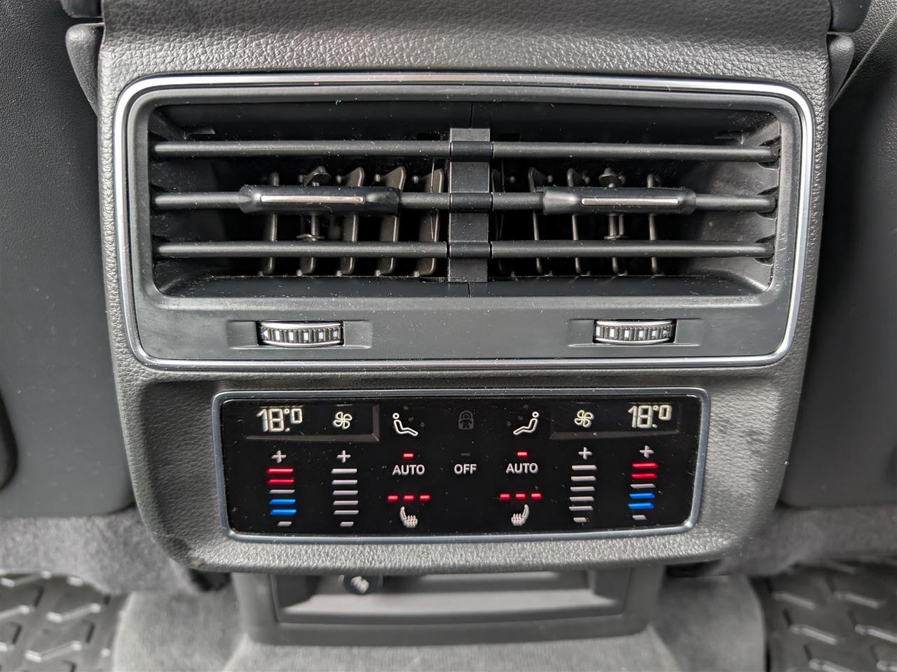 2023 Audi Q7 QTRO S-LINE - 7 PASS - NAVI - PANO ROOF - TECH FEATS Photo