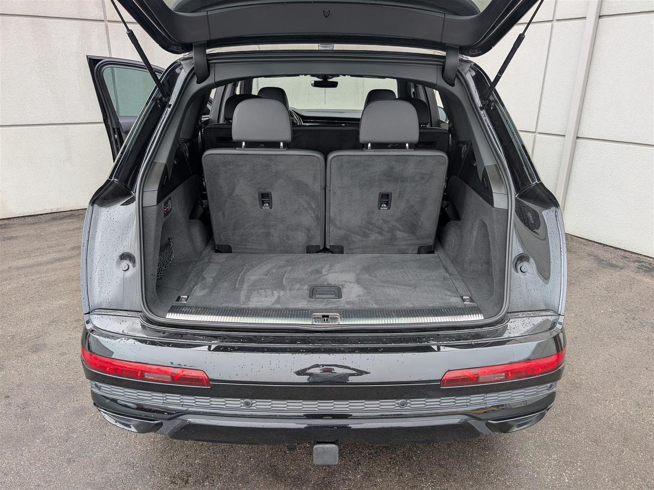 2023 Audi Q7 QTRO S-LINE - 7 PASS - NAVI - PANO ROOF - TECH FEATS Photo