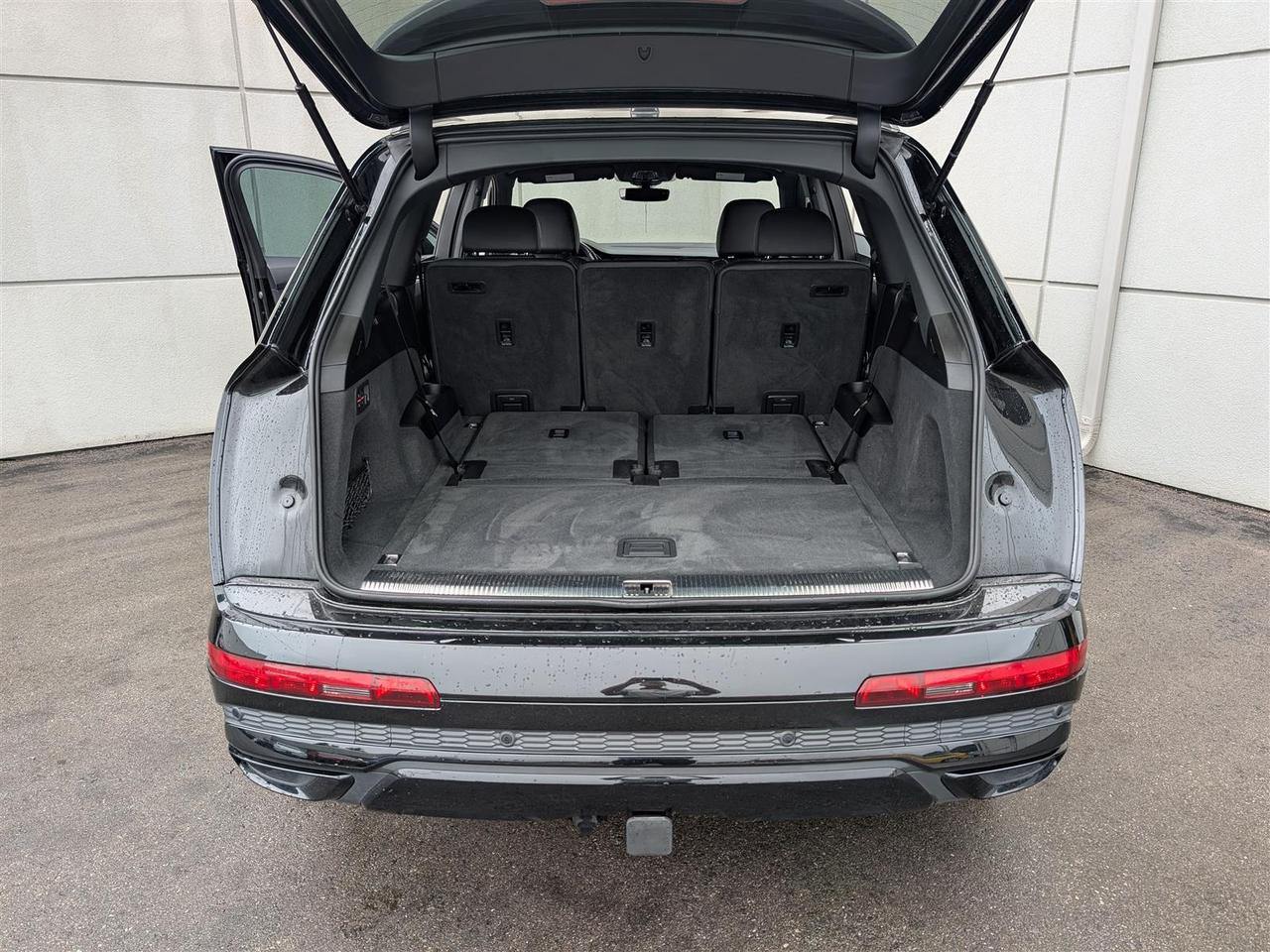 2023 Audi Q7 QTRO S-LINE - 7 PASS - NAVI - PANO ROOF - TECH FEATS Photo