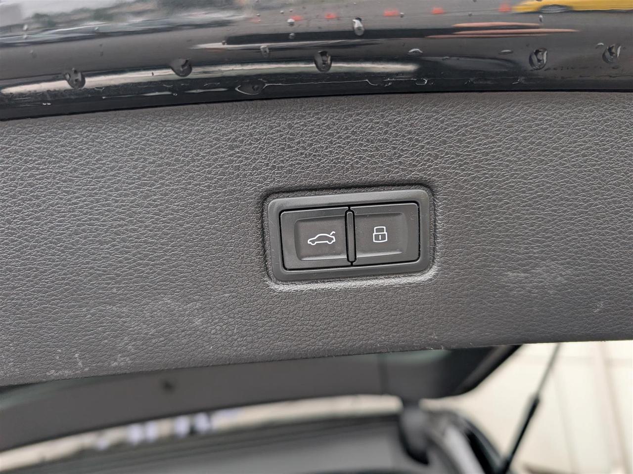 2023 Audi Q7 QTRO S-LINE - 7 PASS - NAVI - PANO ROOF - TECH FEATS Photo