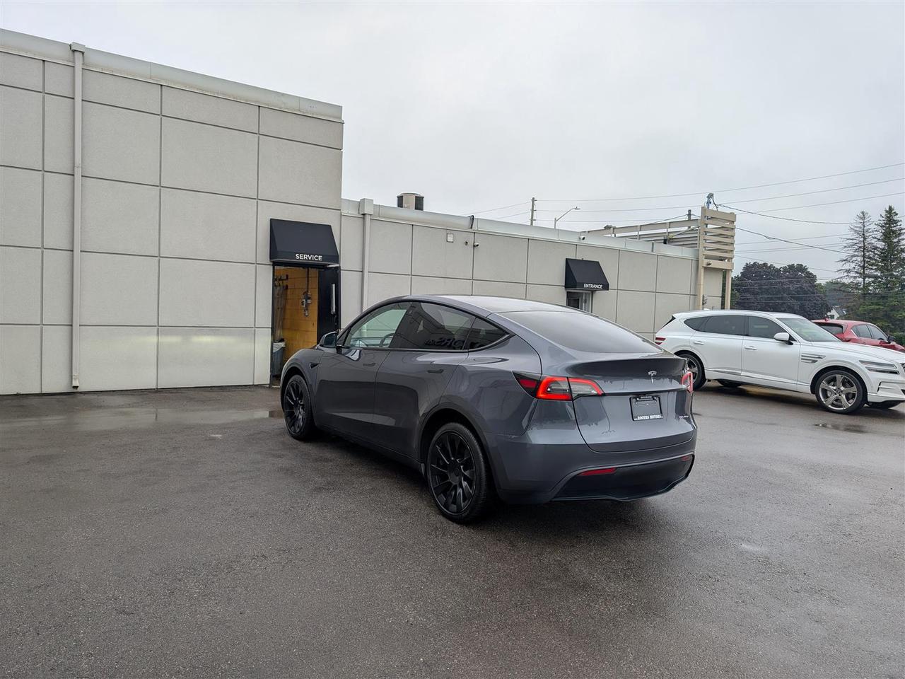 2023 Tesla Model Y LONG RANGE AWD - DUAL MOTOR Photo