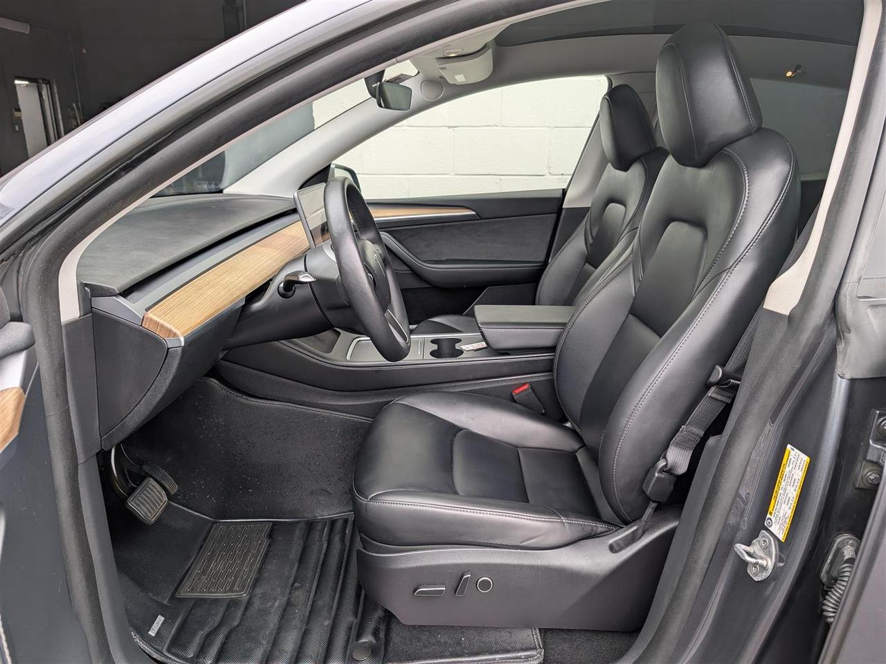 2023 Tesla Model Y LONG RANGE AWD - DUAL MOTOR Photo