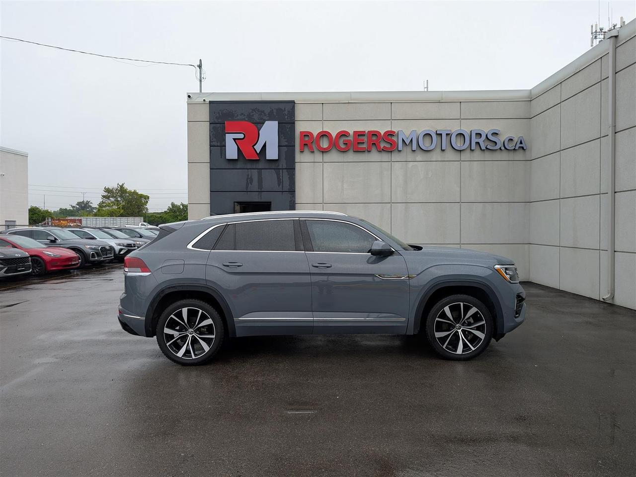 2024 Volkswagen Atlas Cross Sport 4MOTION - EXECLINE - PANO ROOF - NAV - TECH FEAT Photo