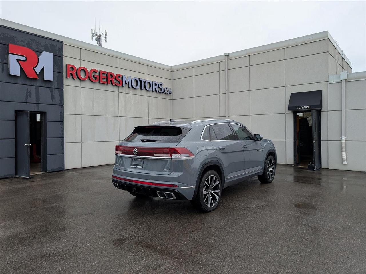 2024 Volkswagen Atlas Cross Sport 4MOTION - EXECLINE - PANO ROOF - NAV - TECH FEAT Photo