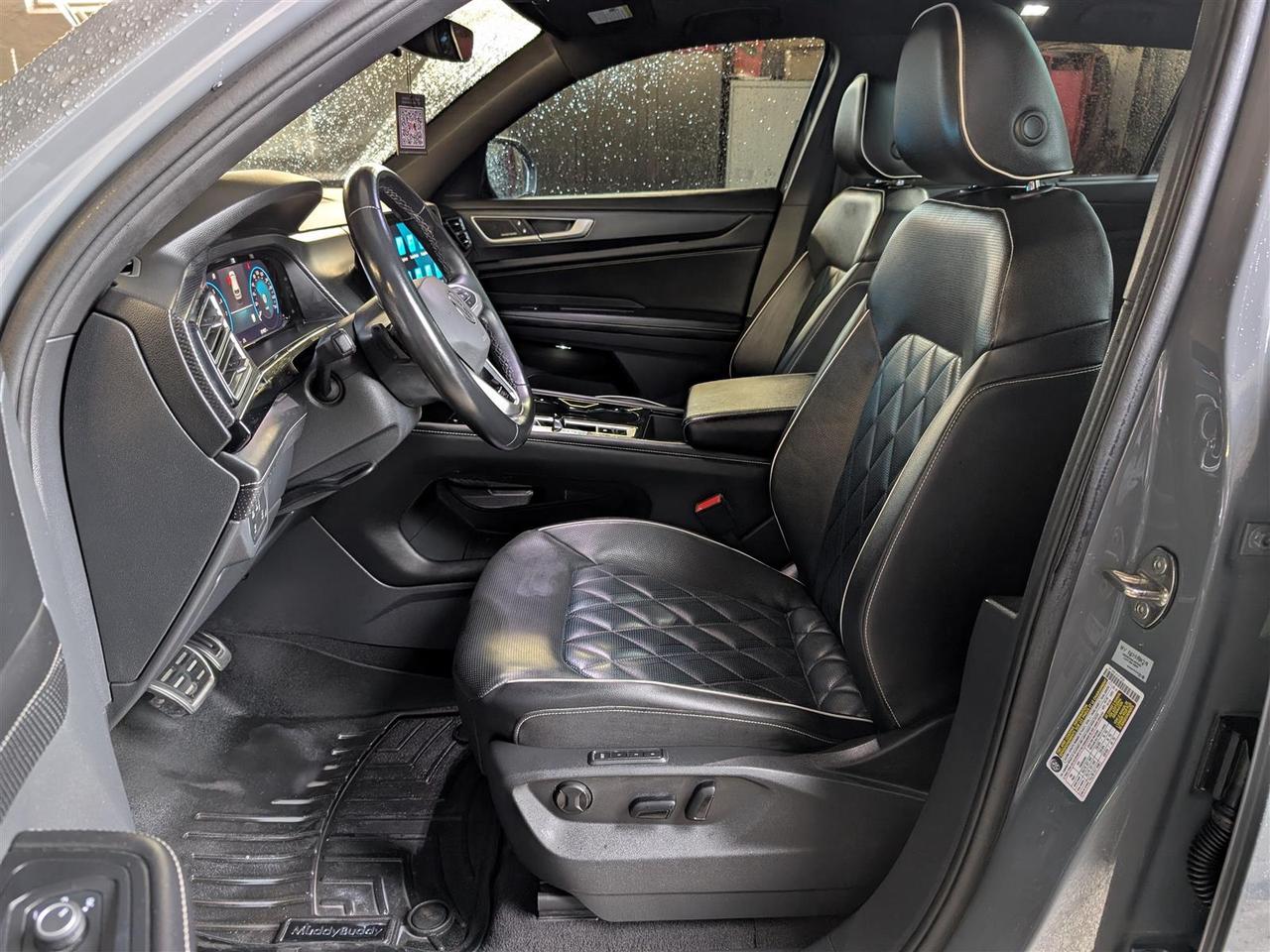 2024 Volkswagen Atlas Cross Sport 4MOTION - EXECLINE - PANO ROOF - NAV - TECH FEAT Photo