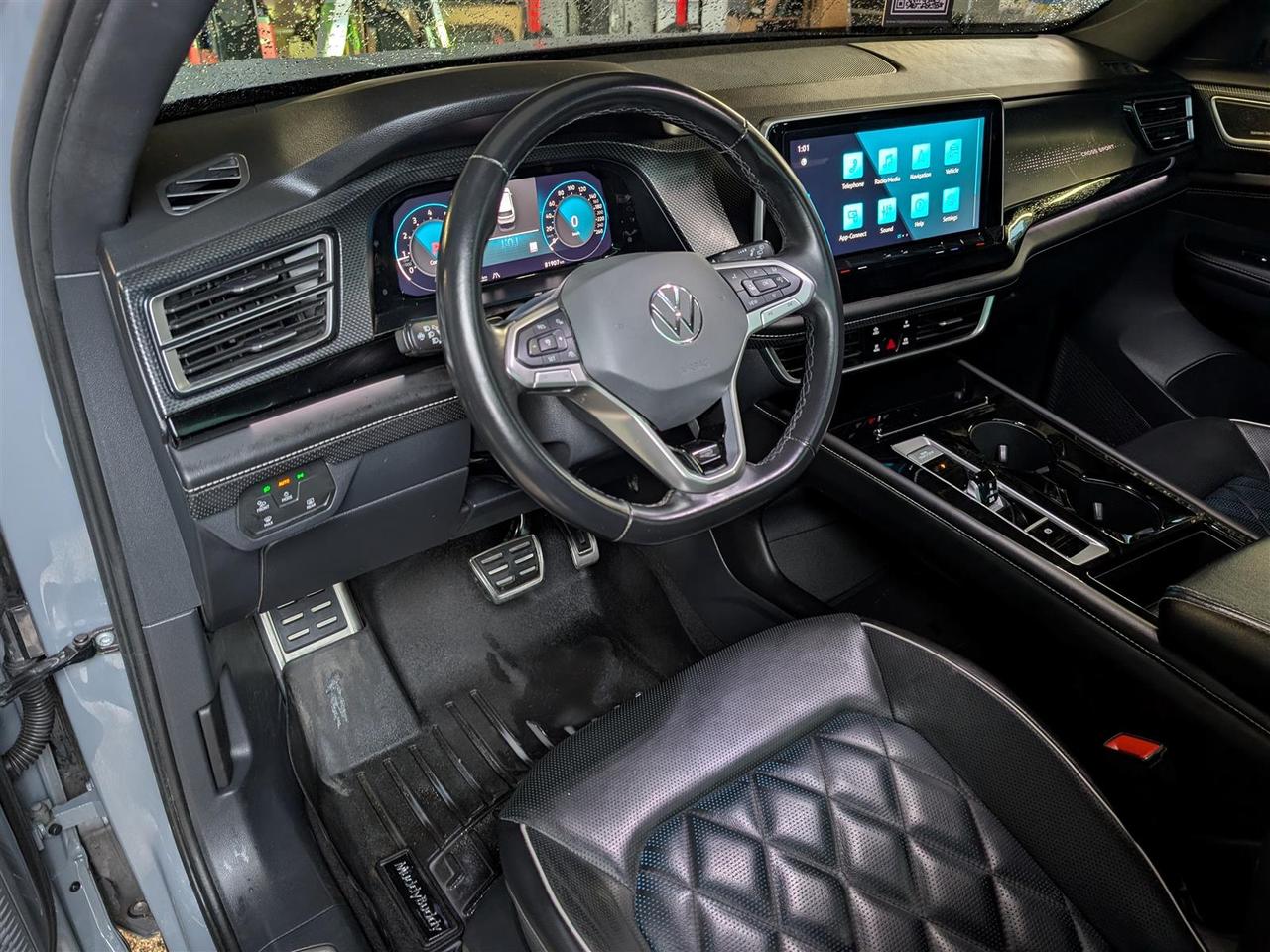 2024 Volkswagen Atlas Cross Sport 4MOTION - EXECLINE - PANO ROOF - NAV - TECH FEAT Photo