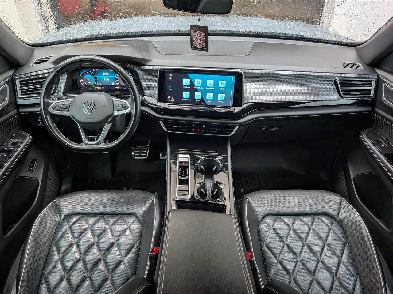 2024 Volkswagen Atlas Cross Sport 4MOTION - EXECLINE - PANO ROOF - NAV - TECH FEAT Photo