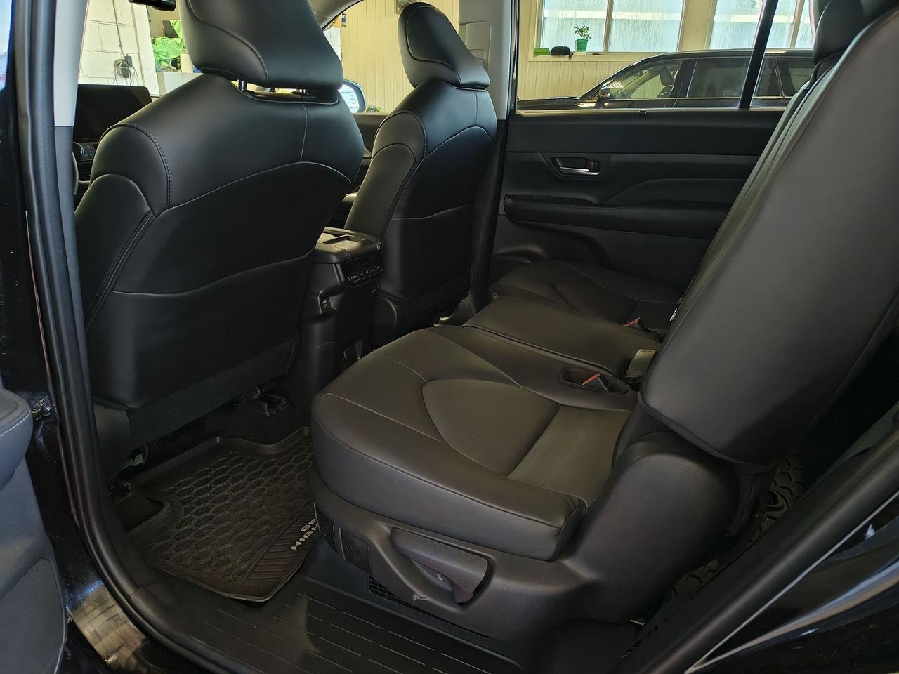 2025 Toyota Grand Highlander HYBRID XLE Photo0