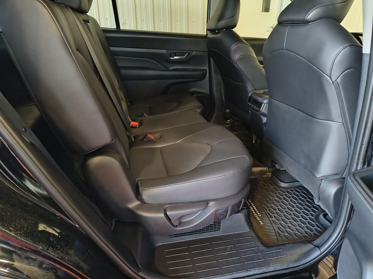 2025 Toyota Grand Highlander HYBRID XLE Photo0