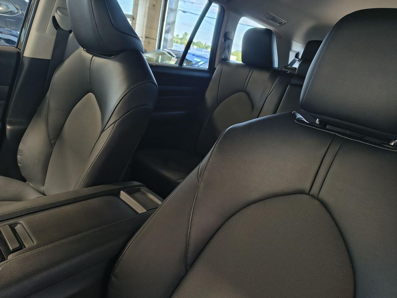 2025 Toyota Grand Highlander HYBRID XLE Photo0