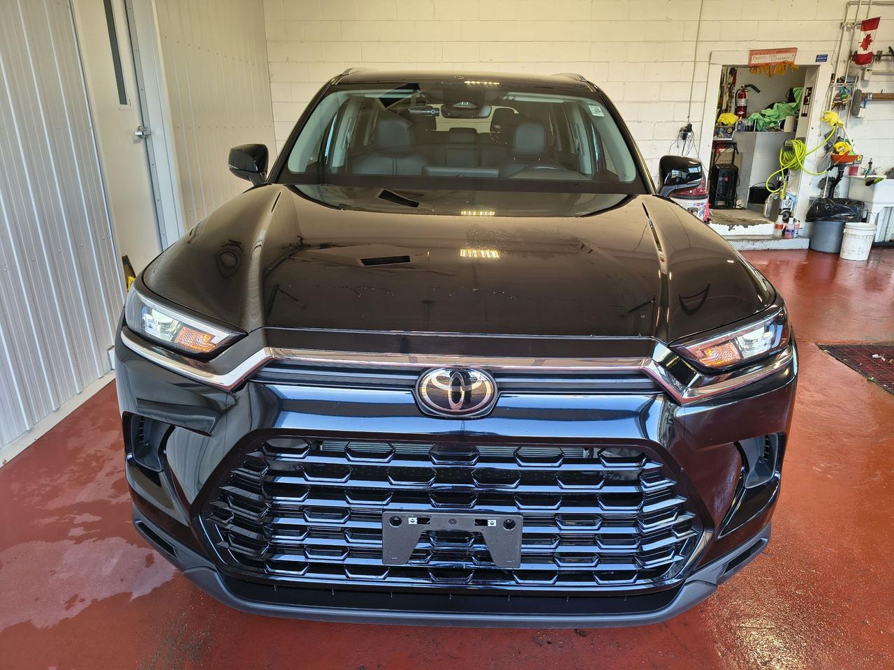 2025 Toyota Grand Highlander HYBRID XLE Photo0