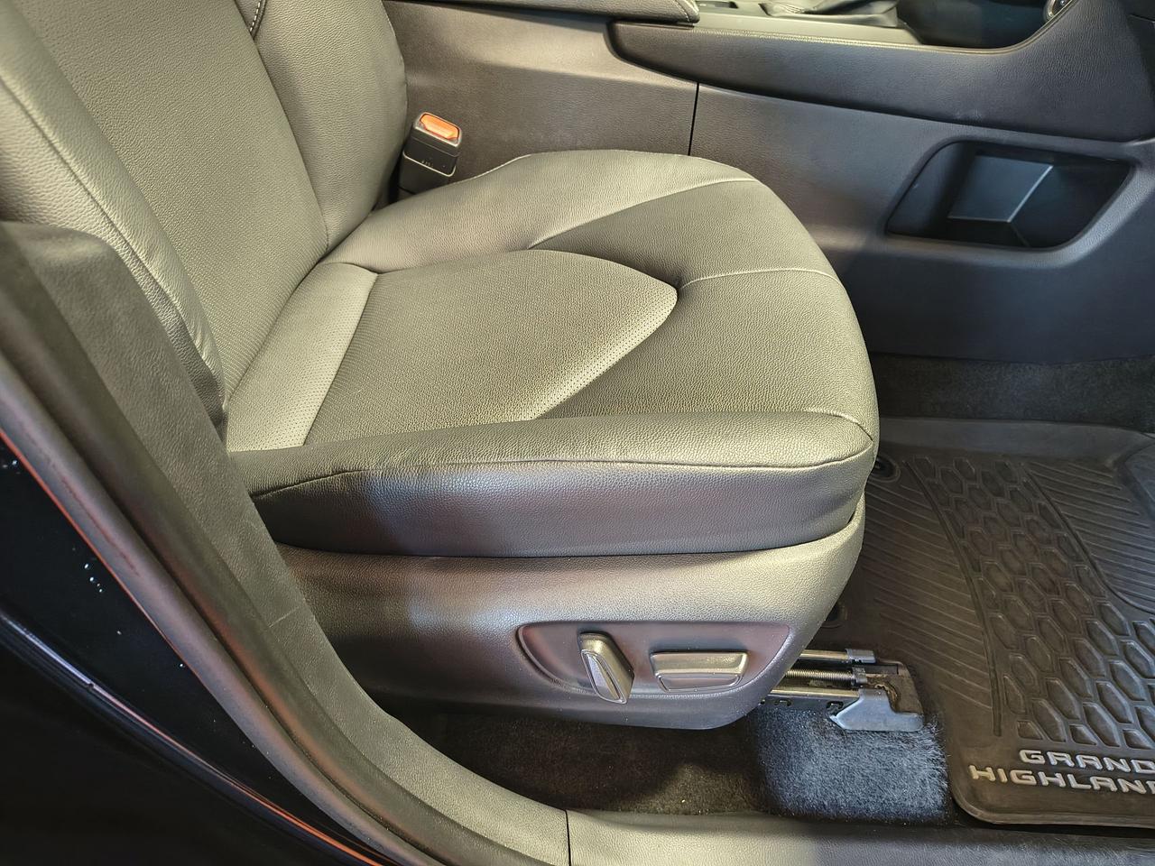 2025 Toyota Grand Highlander HYBRID XLE Photo0