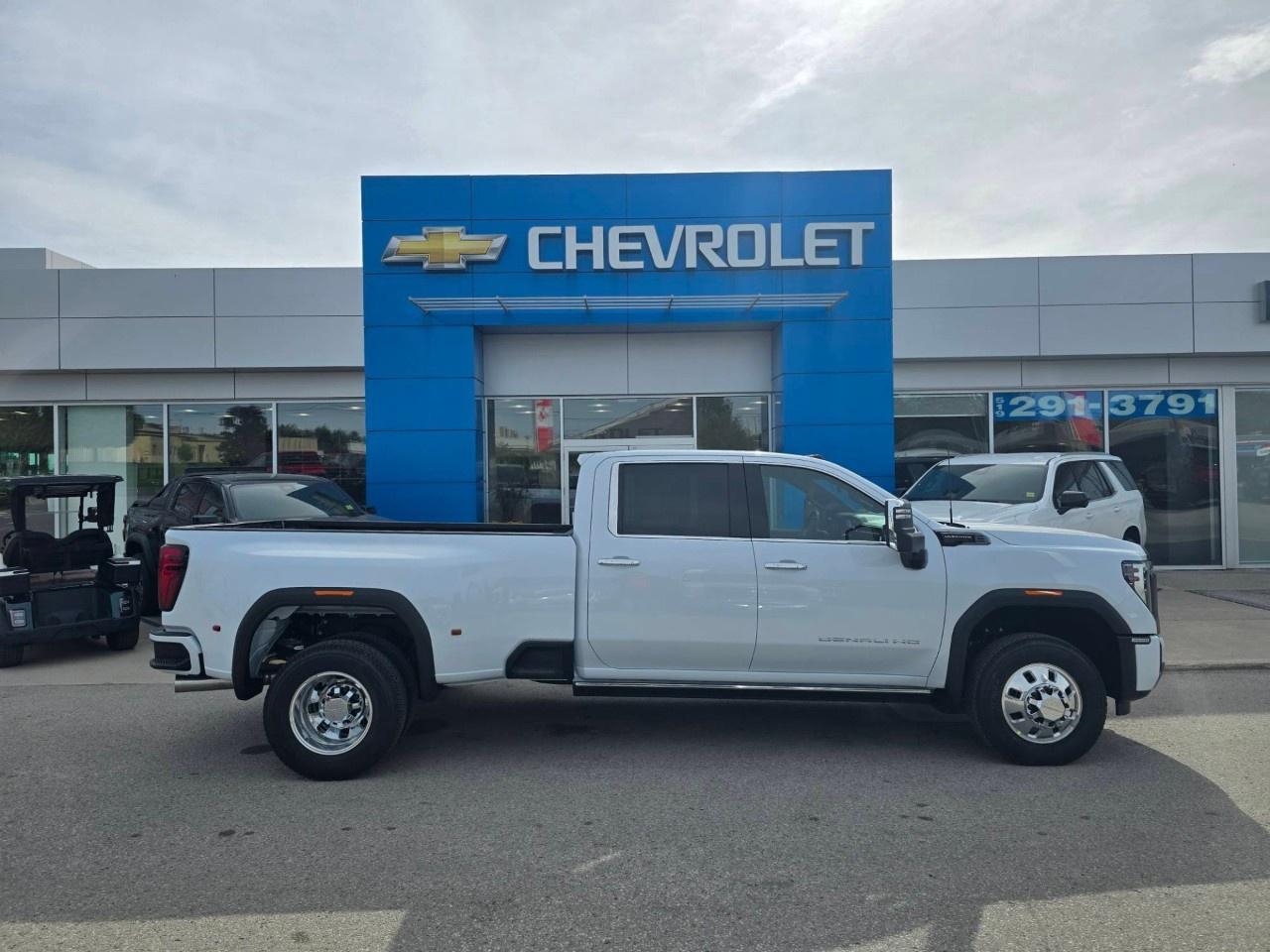 2026 GMC Sierra 3500 HD 4WD Crew Cab Long Box Denali Ultimate Photo