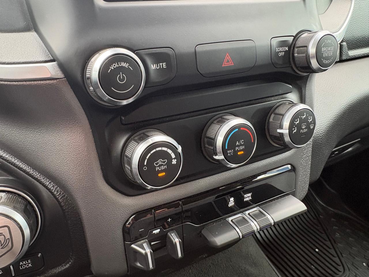 2020 RAM 1500 Big Horn NO ACCIDENTS! BIG HORN!! Photo