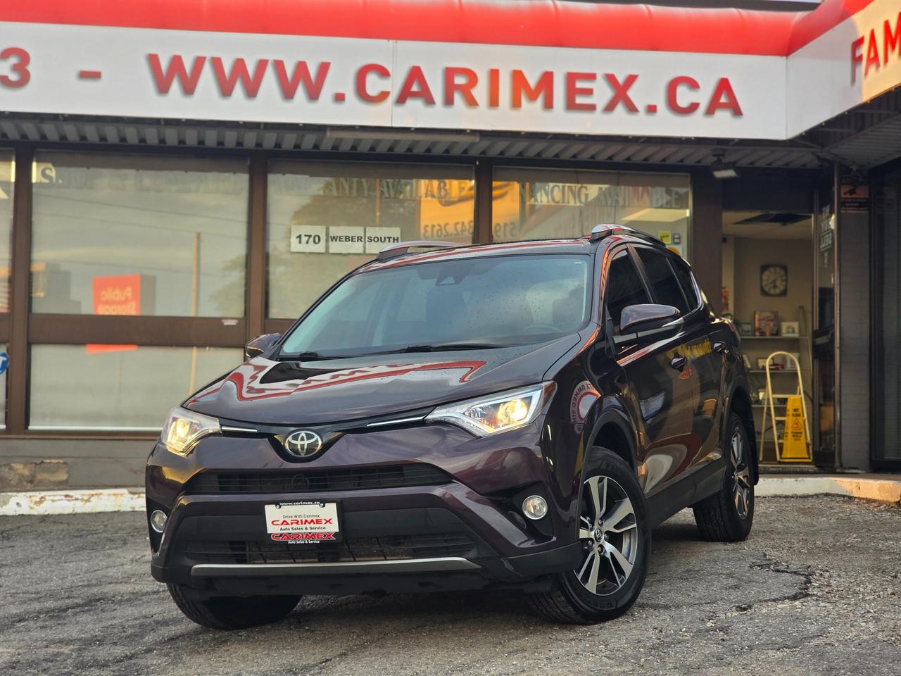 2018 Toyota RAV4 XLE AWD | Sunroof | Accident Free | Power Seat | Heated  Steering Photo