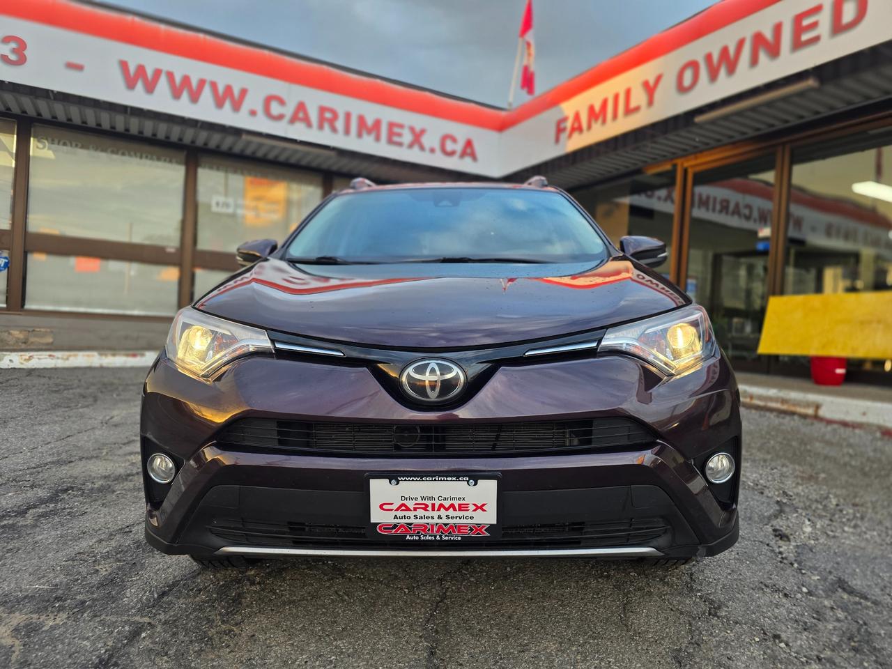 2018 Toyota RAV4 XLE AWD | Sunroof | Accident Free | Power Seat | Heated  Steering Photo
