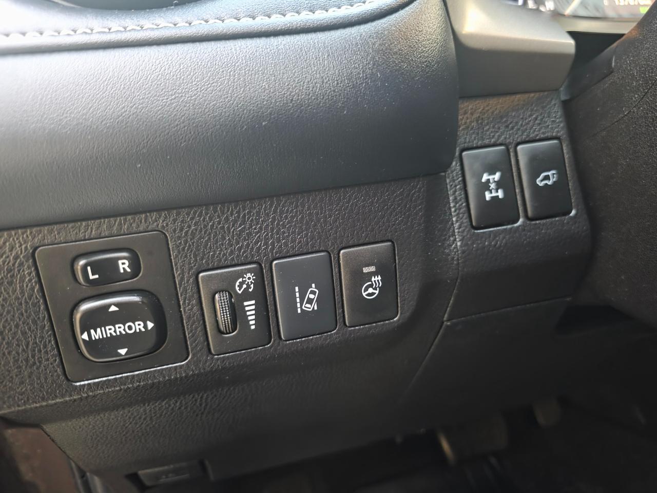 2018 Toyota RAV4 XLE AWD | Sunroof | Accident Free | Power Seat | Heated  Steering Photo