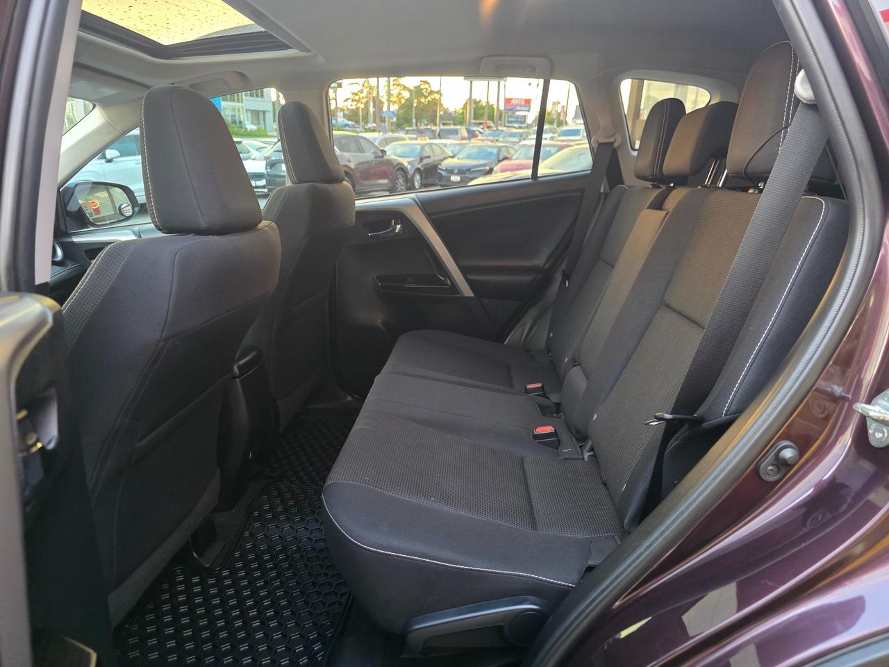 2018 Toyota RAV4 XLE AWD | Sunroof | Accident Free | Power Seat | Heated  Steering Photo