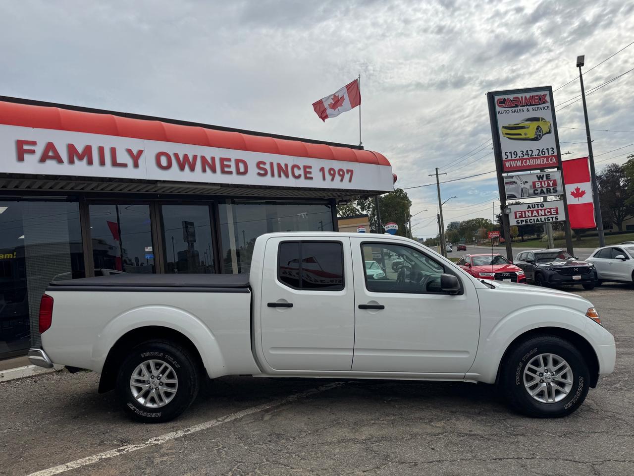 2017 Nissan Frontier SV 4x4 | Crew Cab | Long Box | Accident Free Photo