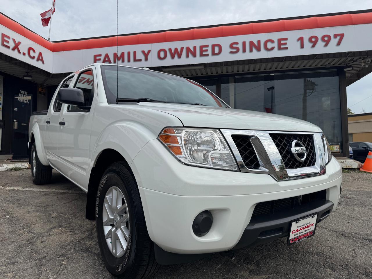 2017 Nissan Frontier SV 4x4 | Crew Cab | Long Box | Accident Free Photo
