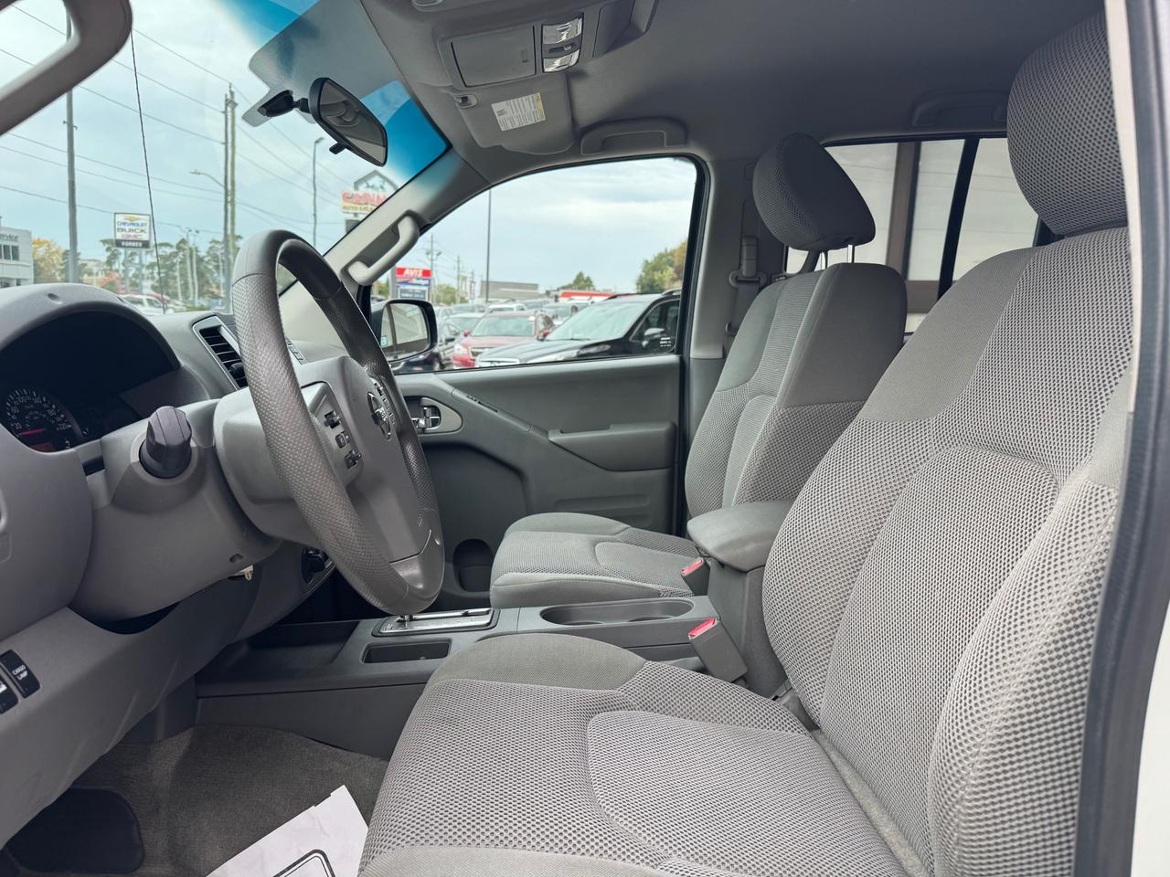 2017 Nissan Frontier SV 4x4 | Crew Cab | Long Box | Accident Free Photo