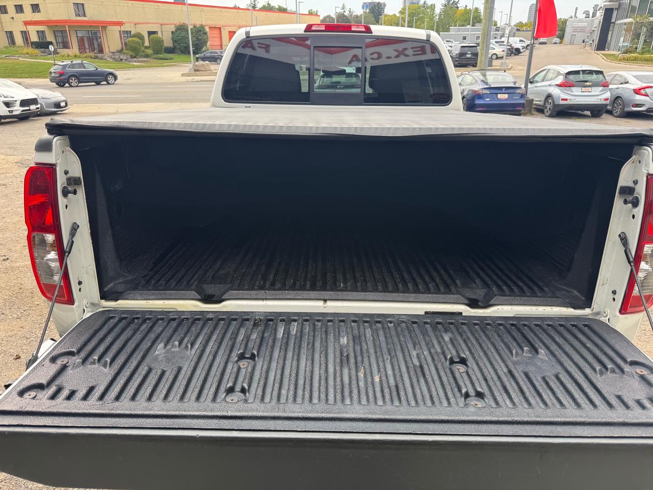 2017 Nissan Frontier SV 4x4 | Crew Cab | Long Box | Accident Free Photo