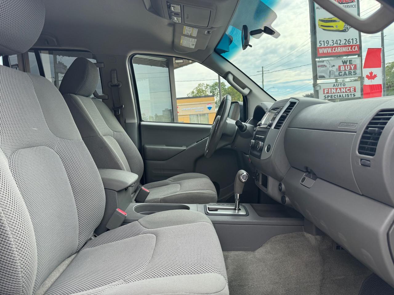 2017 Nissan Frontier SV 4x4 | Crew Cab | Long Box | Accident Free Photo