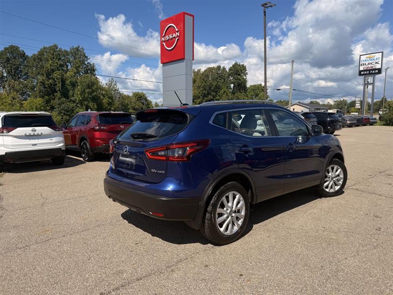 2023 Nissan Qashqai SV AWD CVT Photo4