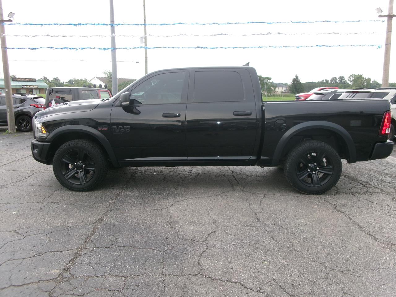 2021 RAM 1500 Classic WARLOCK Photo3
