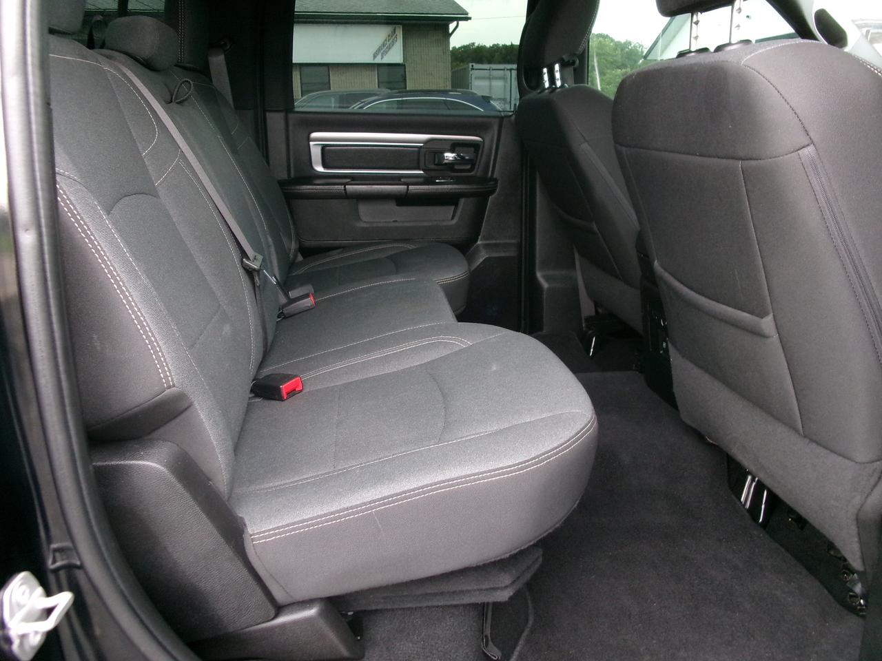 2021 RAM 1500 Classic WARLOCK Photo