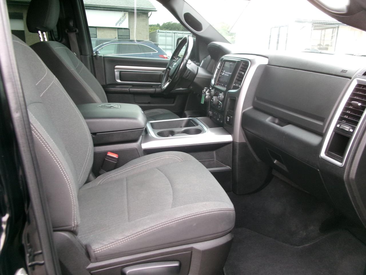 2021 RAM 1500 Classic WARLOCK Photo
