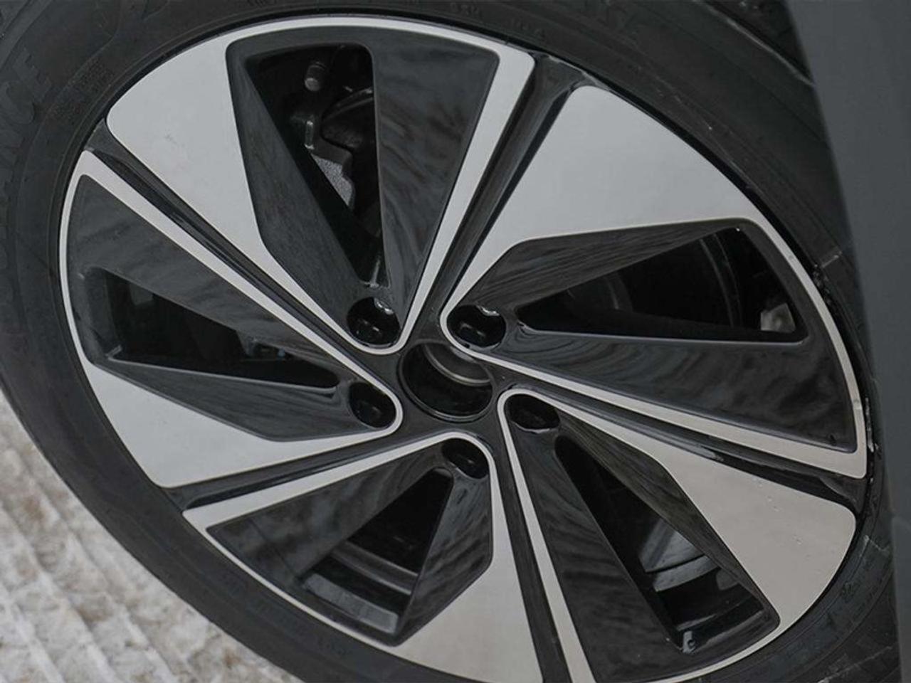 2027 Volkswagen Taos Comfortline 4Motion Photo