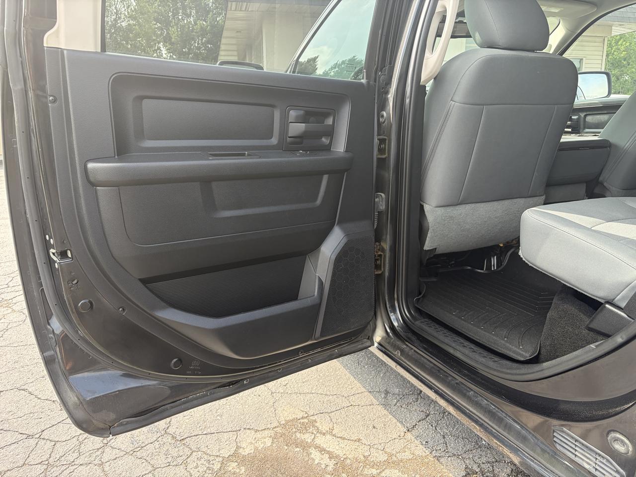 2015 RAM 1500 ST Photo