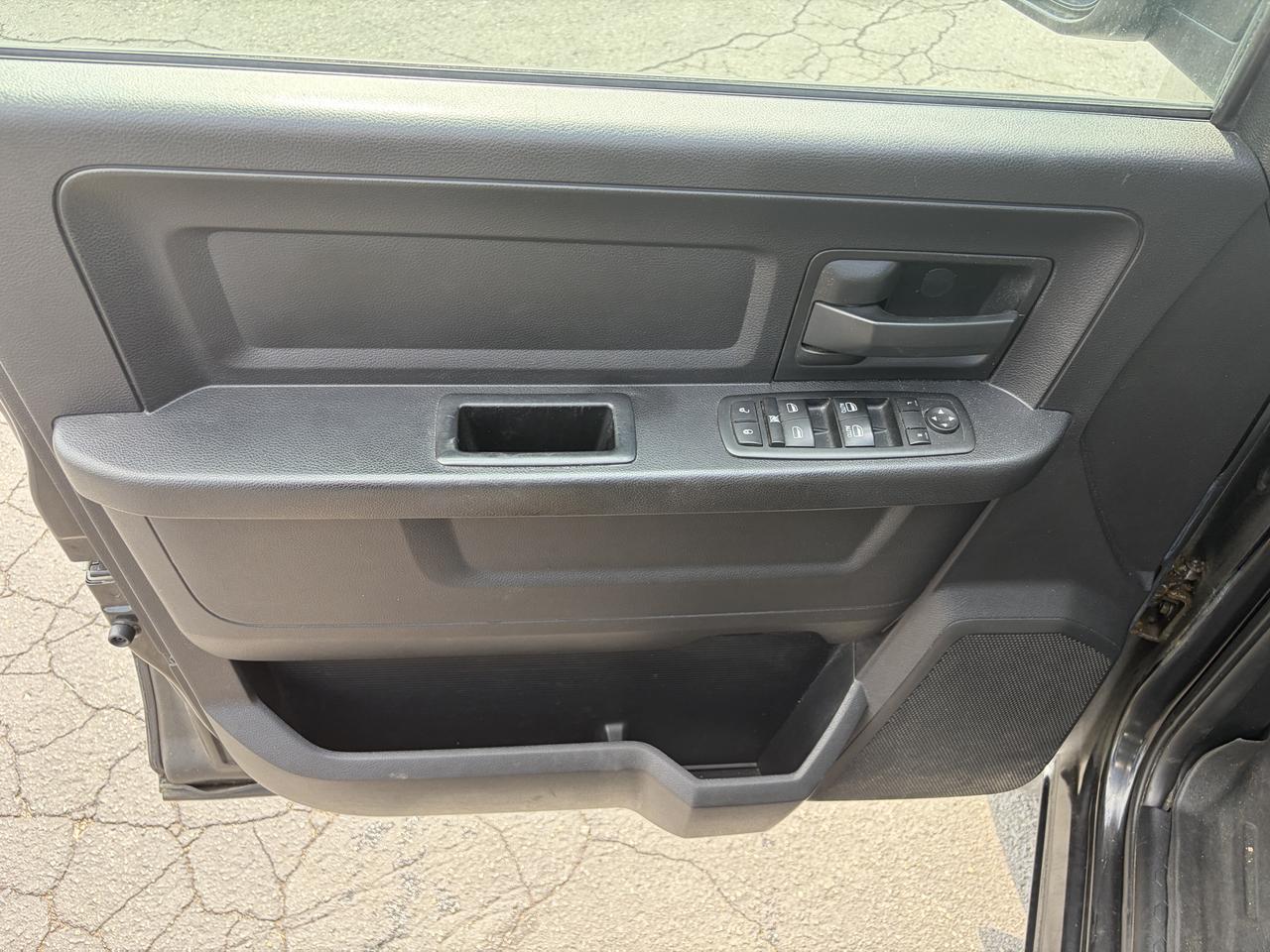 2015 RAM 1500 ST Photo