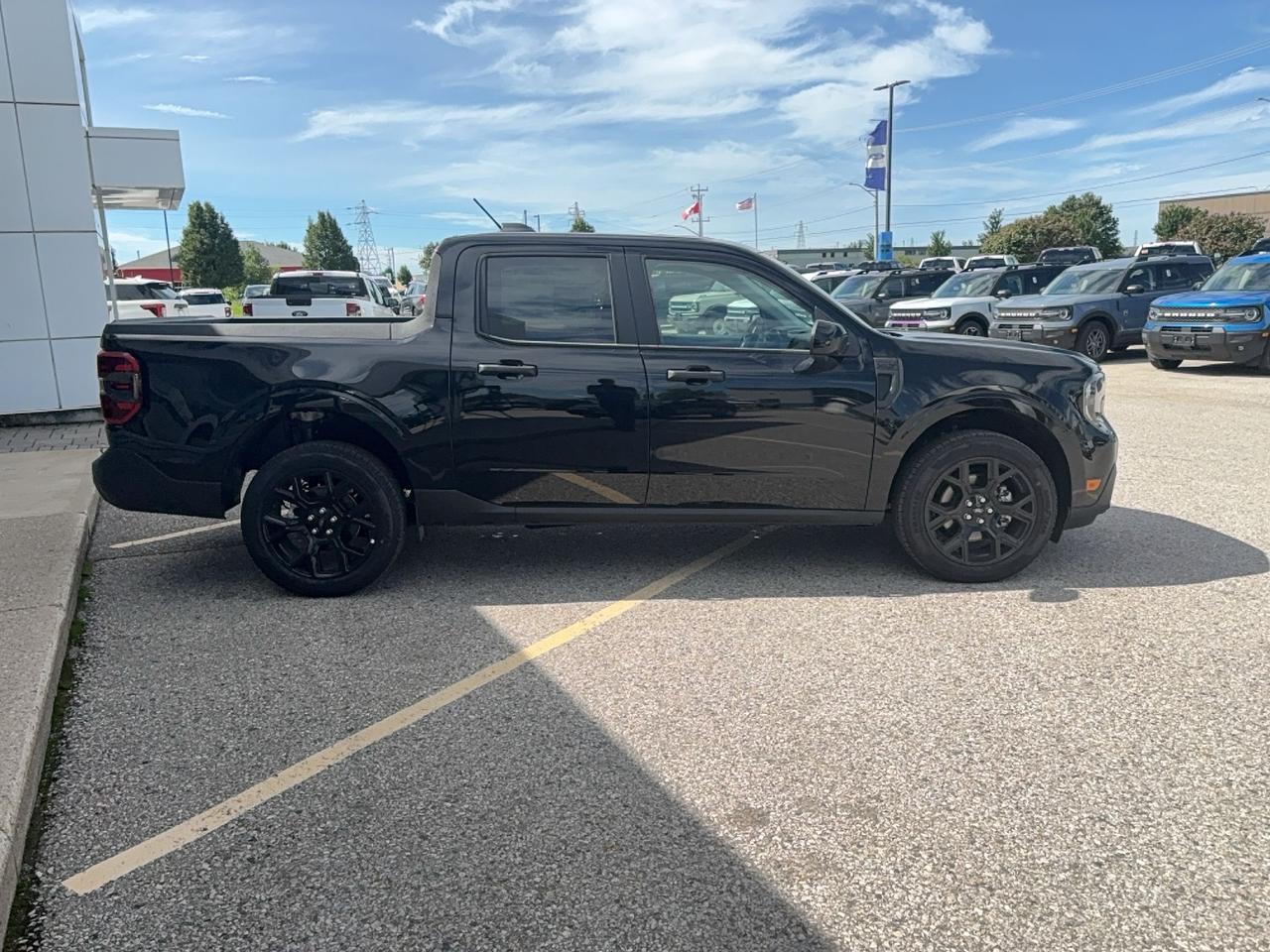 2026 Ford Maverick XLT AWD. BLACK PKG, LUXURY PKG Photo3