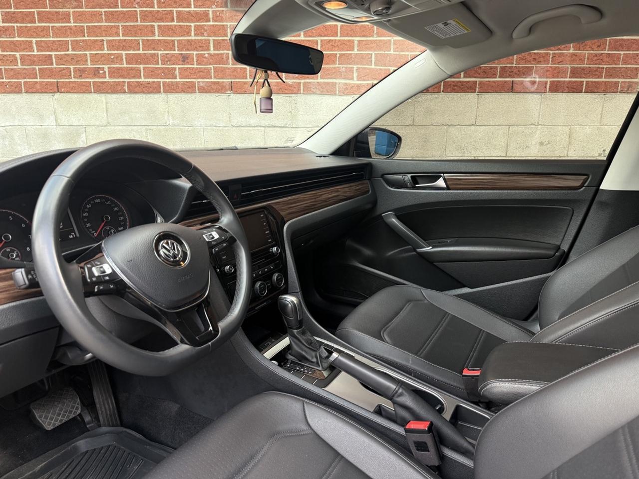2022 Volkswagen Passat 2.0T Limited Edition| Leather| Moonroof Photo