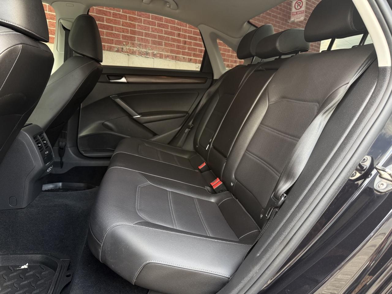 2022 Volkswagen Passat 2.0T Limited Edition| Leather| Moonroof Photo