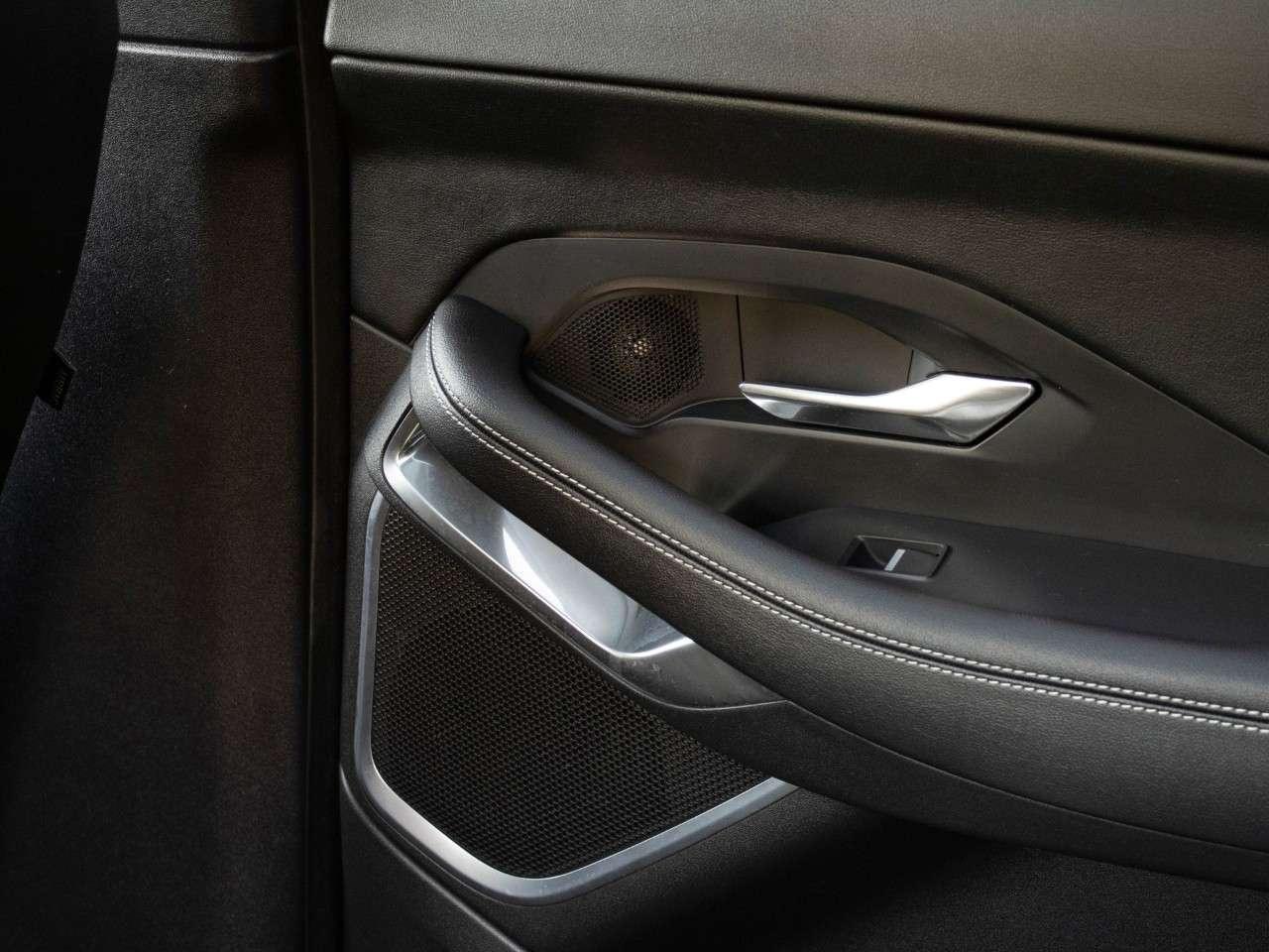 2020 Jaguar E-Pace P300 AWD R-Dynamic SE Photo