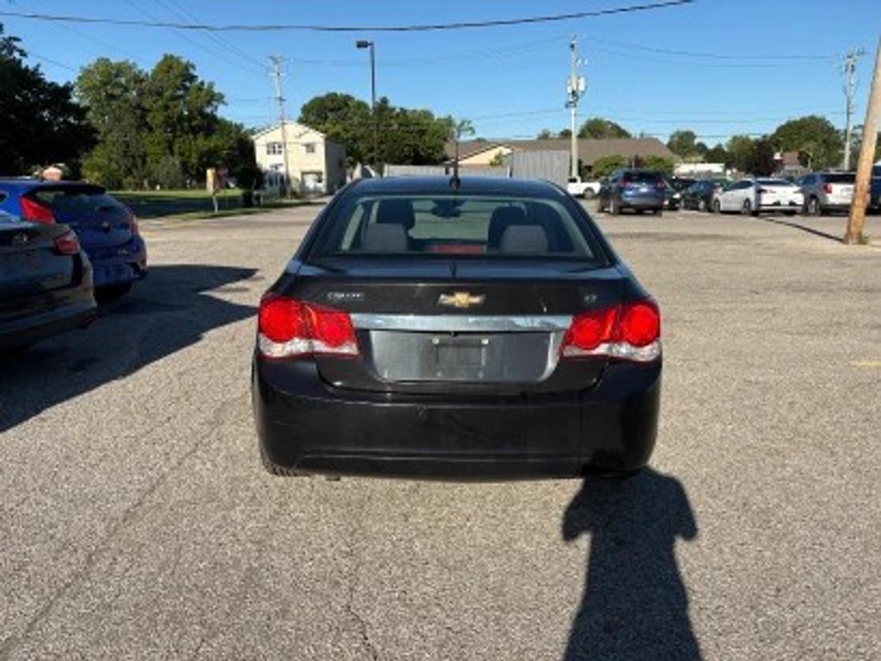 2014 Chevrolet Cruze 4dr Sdn 1LT Photo2