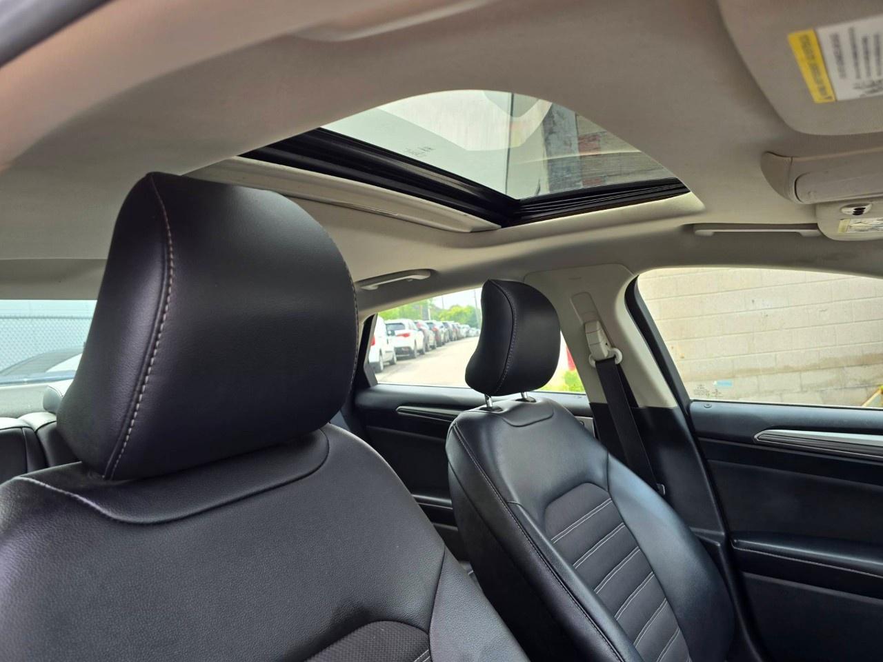 2017 Ford Fusion 4dr Sdn SE FWD Photo