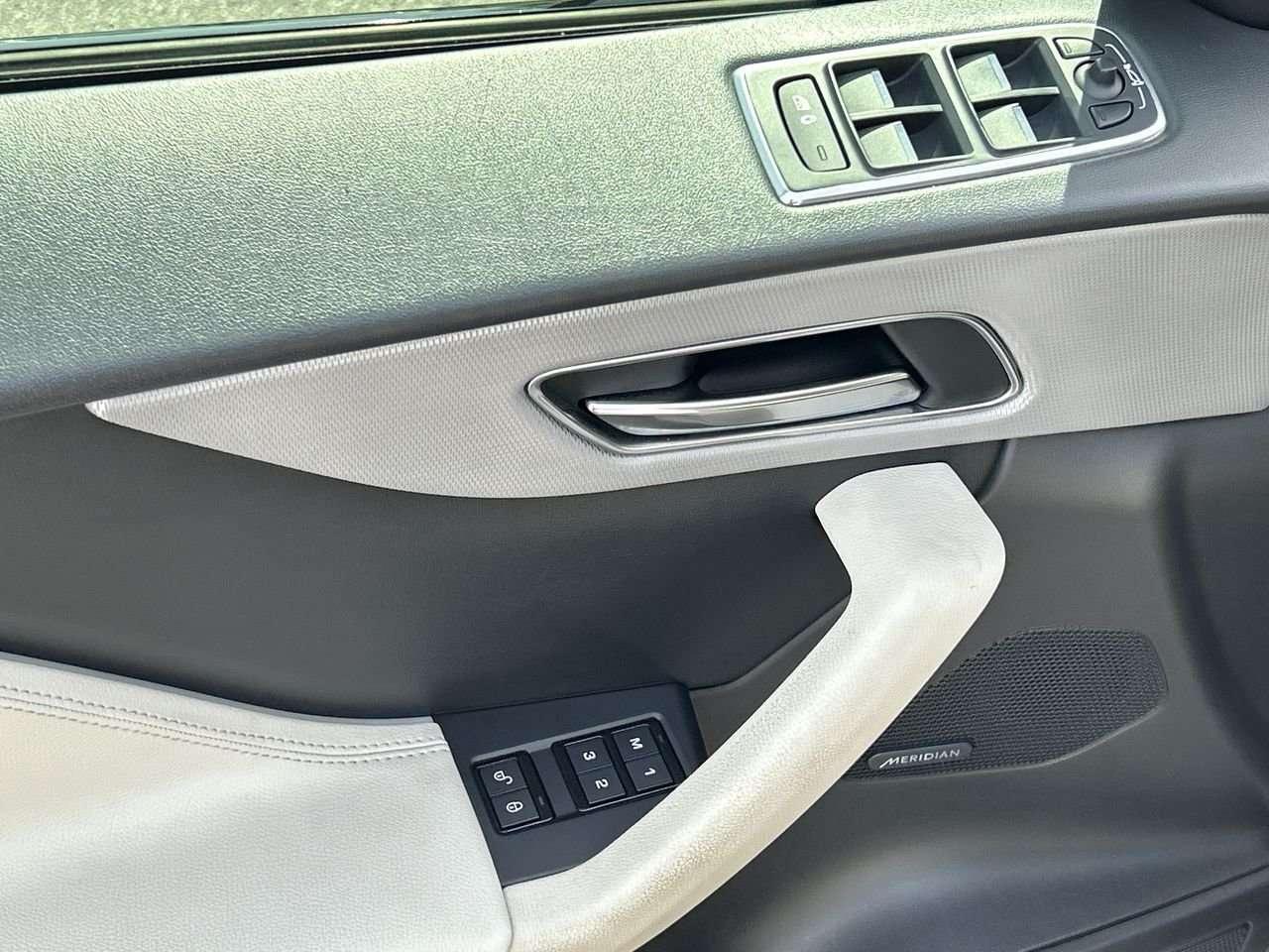 2017 Jaguar F-PACE 35t AWD R-Sport   Sunroof Photo